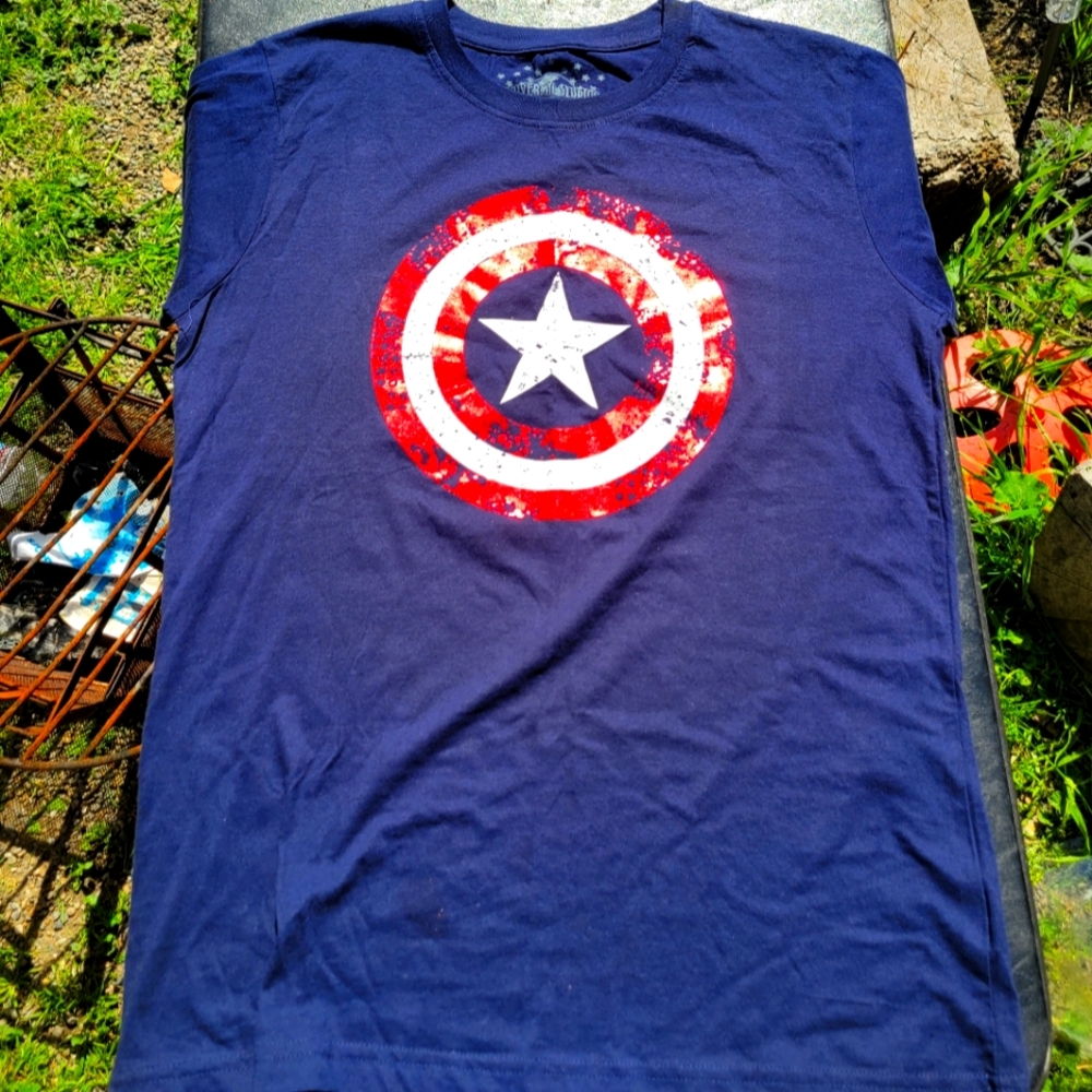 Captain America Shield Graphic T-Shirt